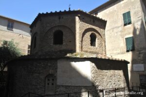 Photo du baptistère d'Albenga en Ligurie