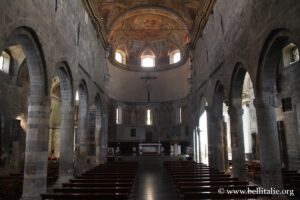 Photo de la cathédrale d'Albenga en Ligurie