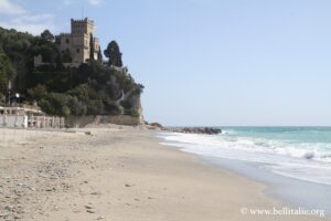 Photo de la plage de Finale Marina