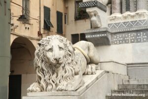 Lions de la cathédrale de Gênes