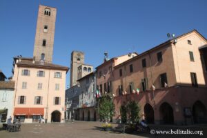 Photo de la Piazza Duomo à Alba