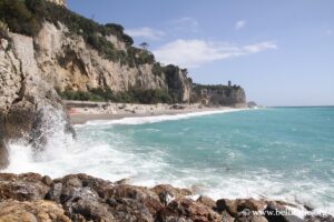 Photo de la plage de Varigotti