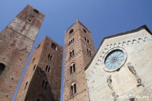 Photo des tours médiévales d'Albenga