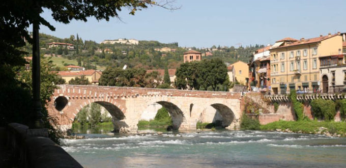 ponte pietra, verona