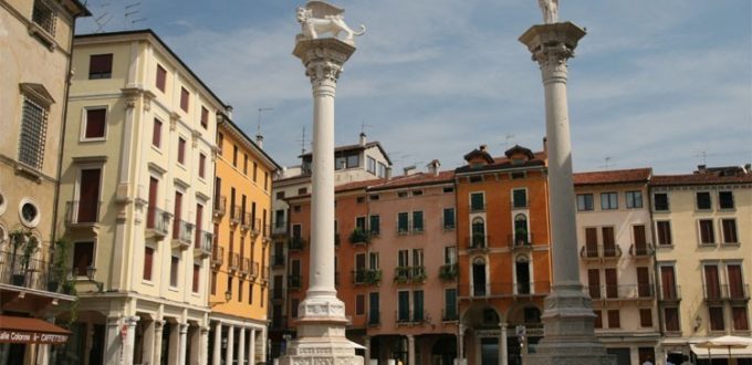 piazza dei signori, colone