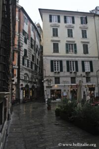 Photo de la Piazza Fossatello, centre historique de Gênes