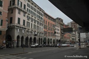 Photo de Piazza Caricamento et Sottoripa à Gênes