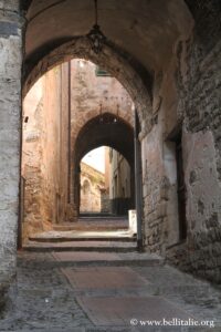 Photo du centre historique de Taggia en Ligurie