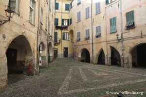 Photo du centre historique de Taggia en Ligurie