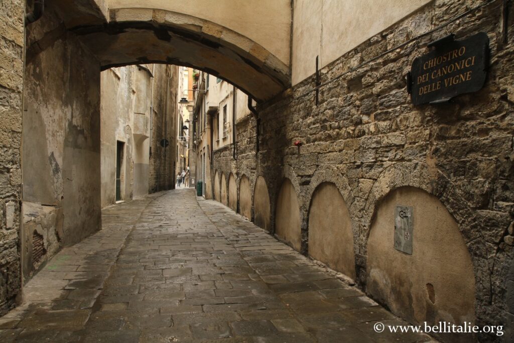 Photo du centre historique de Gênes, vico del Campanile